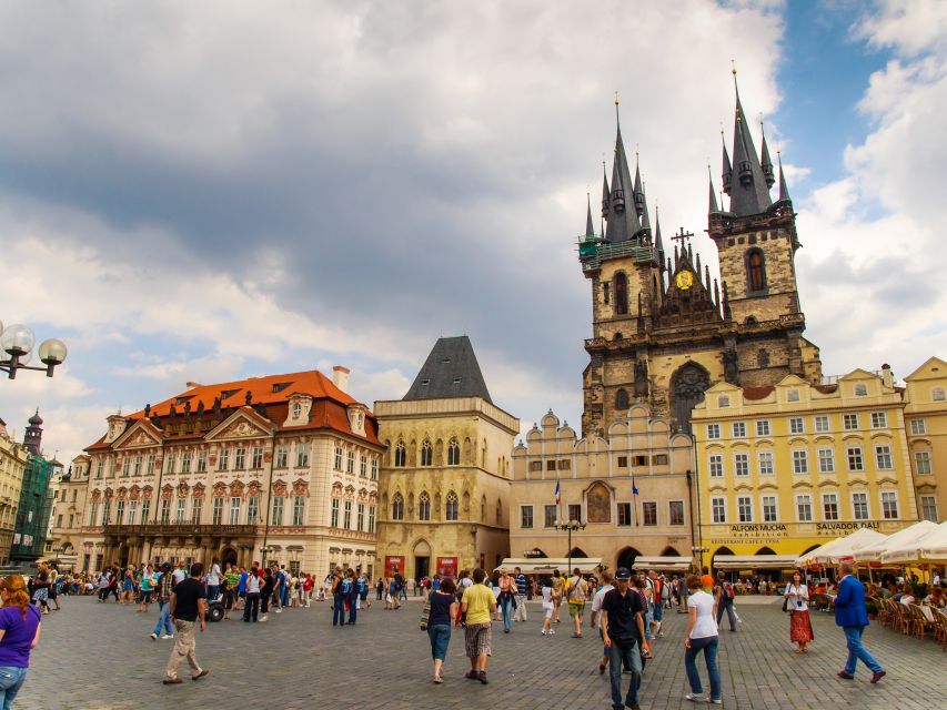 Prague: Walking Tour & Virtual Reality Experience - Experience Highlights