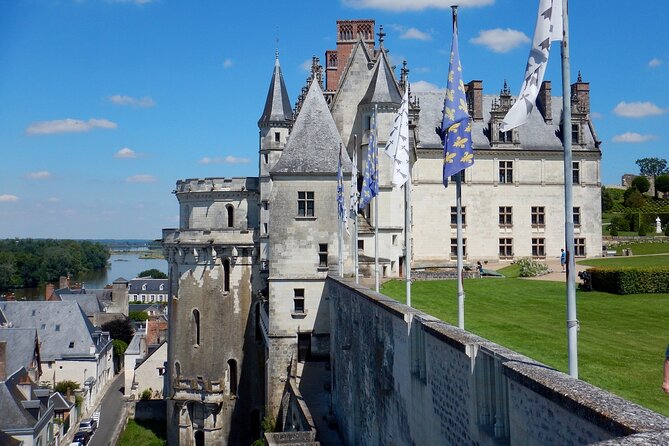 Private 3 Loire Valley Castles From Paris Mercedes Wine Tasting - Vehicle Options and Capacity