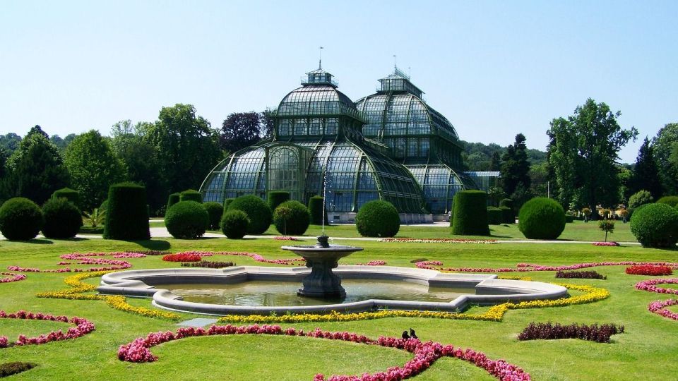 Private Schönbrunn Palace Tour: Entrance Included - Meticulously Landscaped Gardens