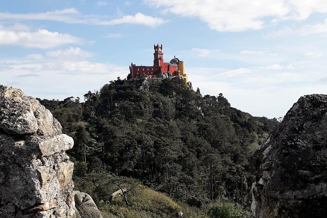 Private Tour Through the Romantic Sintra & Amazing Cabo Da Roca & Cascais - Exploring Moorish Castle