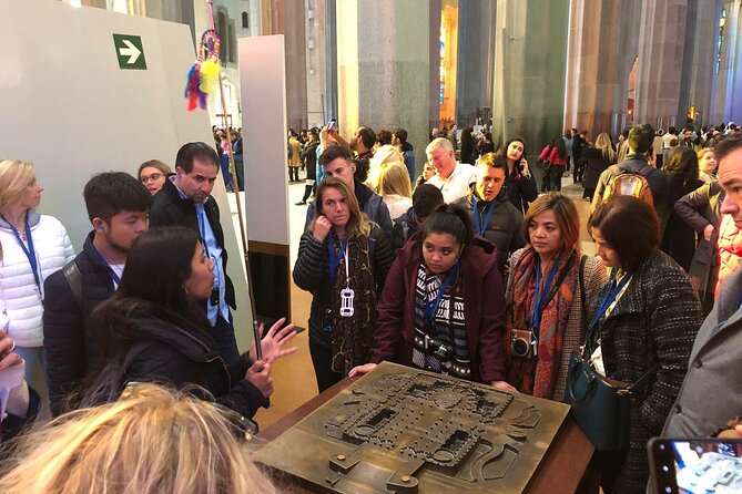 Sagrada Familia English Guided Tour & Optional Tower Access - Architect Antoni Gaudí and the Churchs History