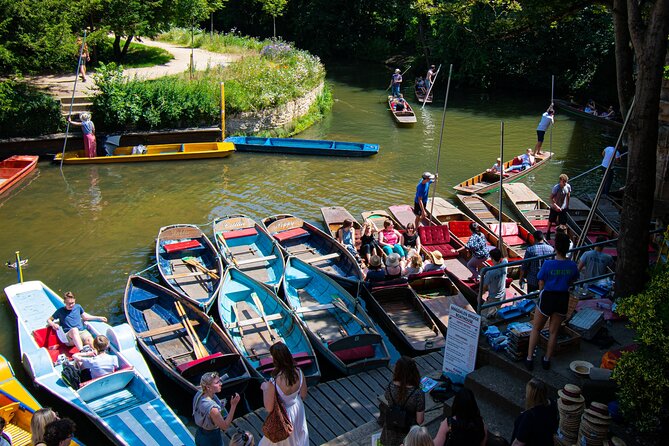 Shared | Oxford Walking & Punting Tour W/Opt New College Entry - Meeting Point and Location