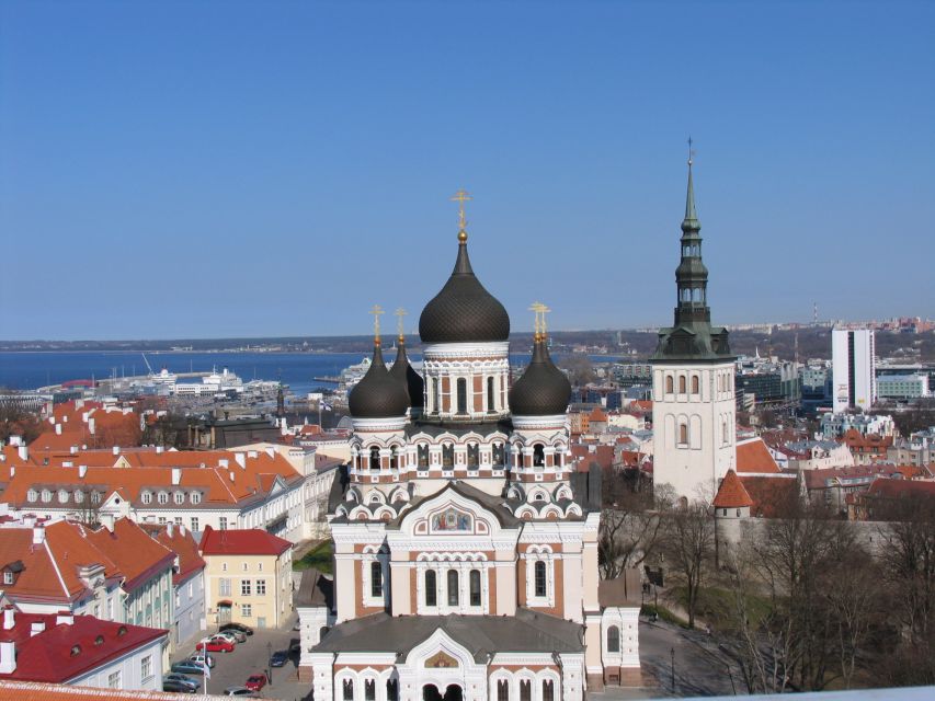 Tallinn: Highlights Shore Excursion With Return Transfer - Old Town Exploration