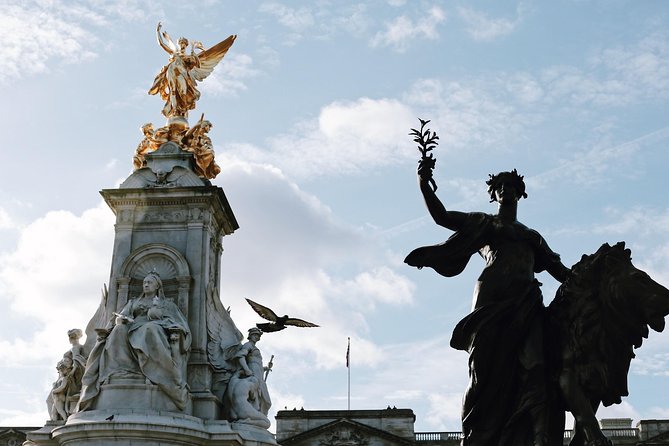 The Changing of the Guard - Exclusive Guided Walking Tour - Insider Stories and Facts