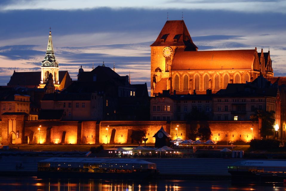 Torun Old Town Highlights Private Walking Tour - Key Features