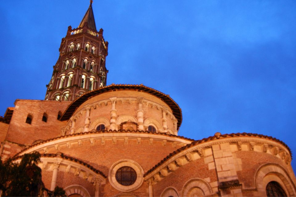 Toulouse: First Discovery Walk and Reading Walking Tour - Discovering Picturesque Spots