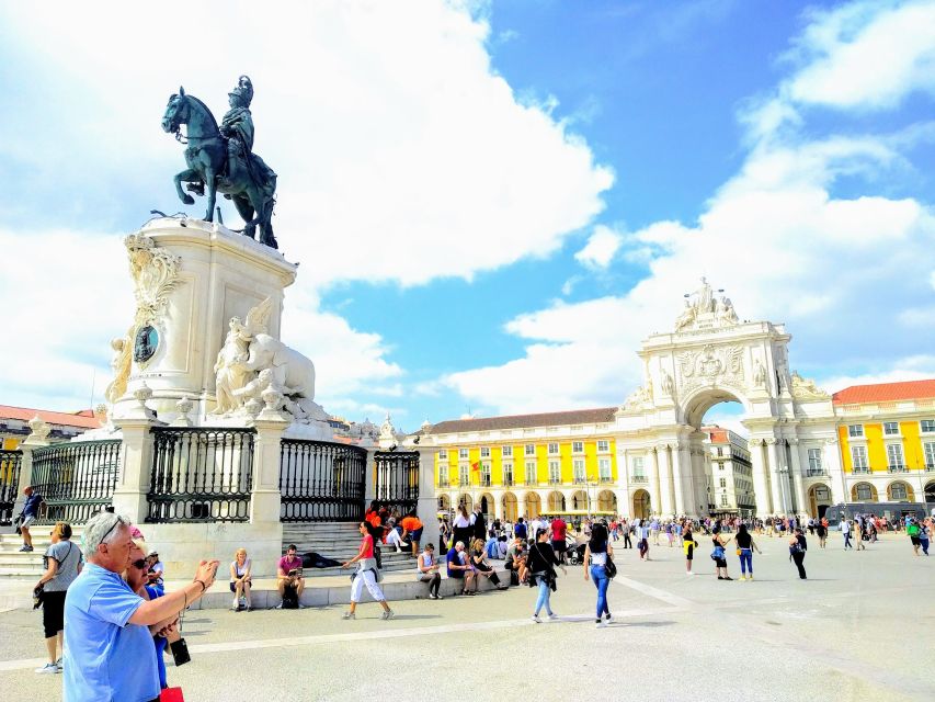 Tour of Lisbon Monuments and Viewpoints - Monument to the Discoveries