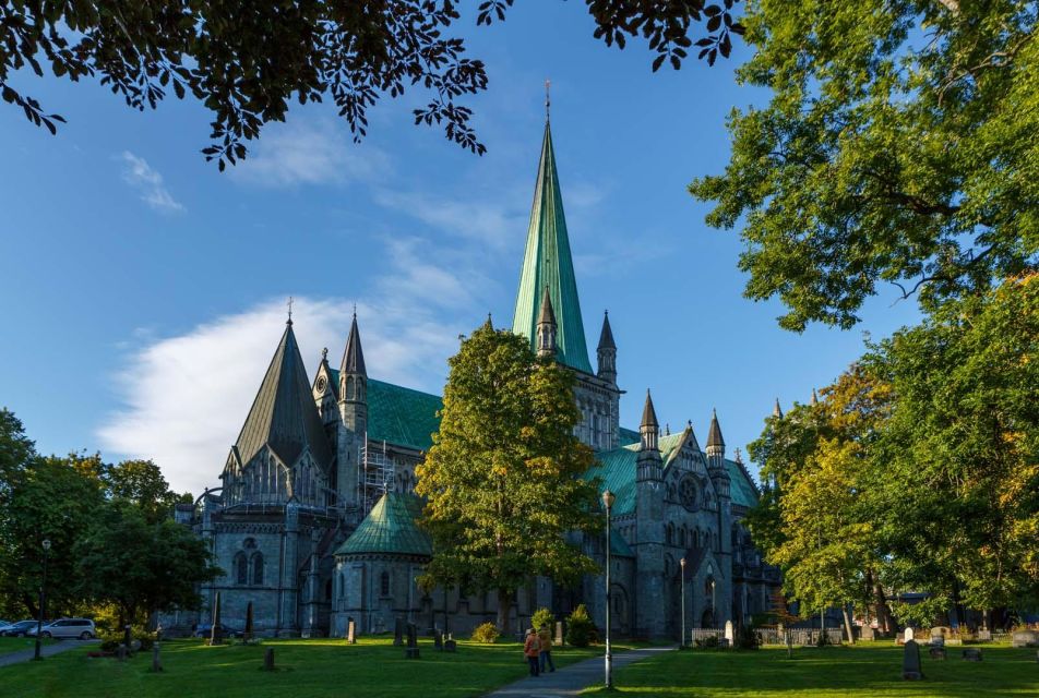 Trondheim Pure - Explore the Highlights by Bus & Walk - Bus Tour Highlights