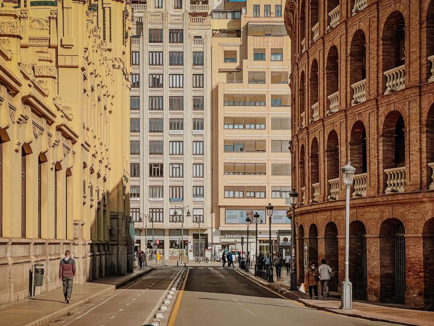 Valencia: Insta-Perfect Walk With a Local - Highlights of the Journey