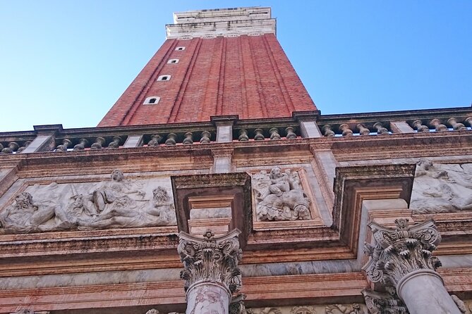 Venice Top Attractions Walking Tour Along the Canals With Local Guide - Included in the Tour