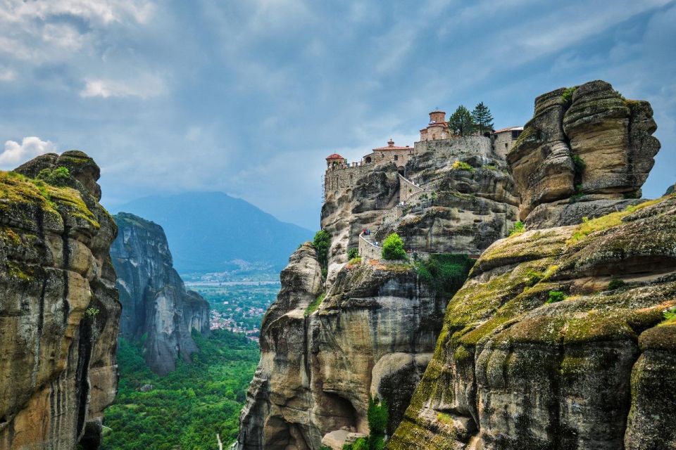 Visit Delphi & Meteora Monasteries Full Day Private Trip - Itinerary Highlights