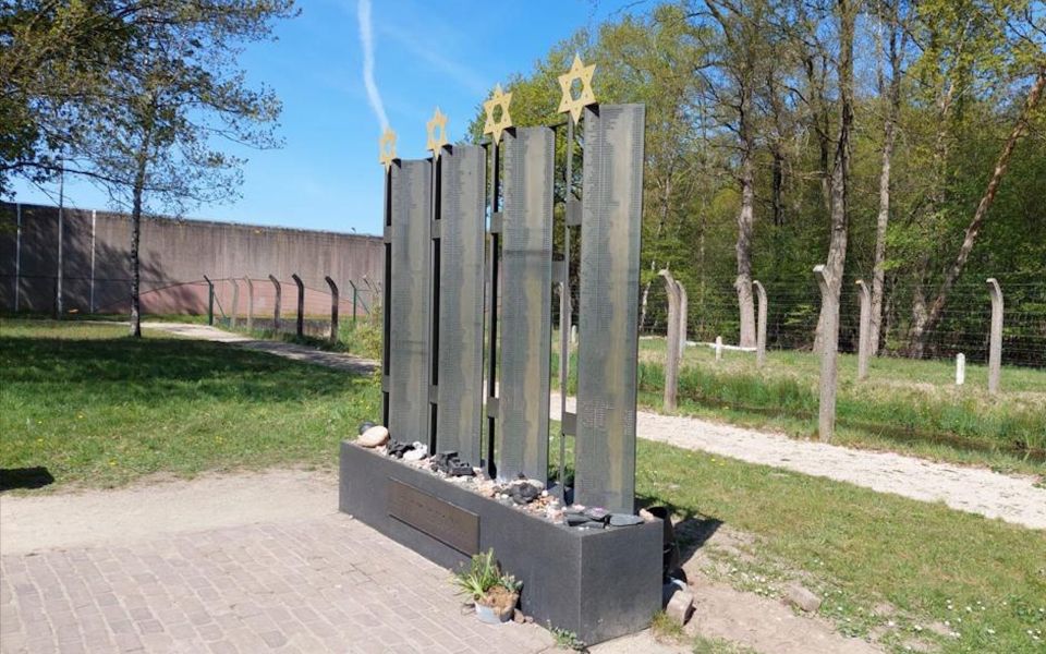 Vught: Small Group Tour of the WWII National Memorial Camp - Historical Significance