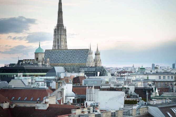 A Box for a Romantic Walk in the City Center of Vienna - Booking and Cancellation