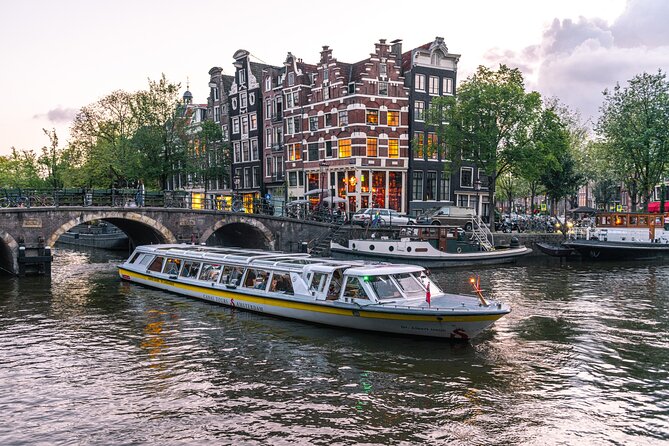 Amsterdam Highlights 1-Hour Canal Cruise With Audio Guide - Confirmation and Accessibility