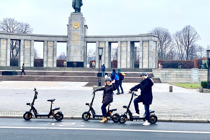 Berlin E-Scooter Sightseeing Tour - Safety and Equipment