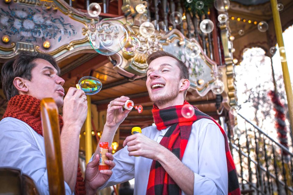 Bubble Photo Tour at the Eiffel Tower - Personalized Photography