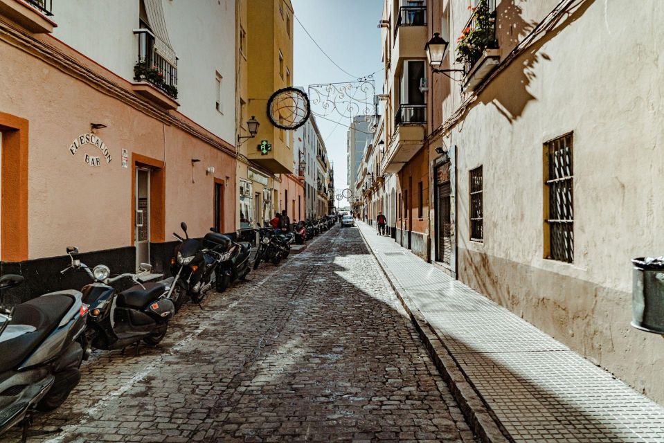 Cadiz Private Guided Walking Tour - Roman Historical Echoes