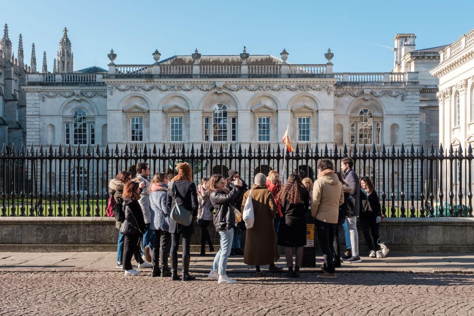 Cambridge Student-Guided Chinese Walking and English Punting - Punting Tour in English