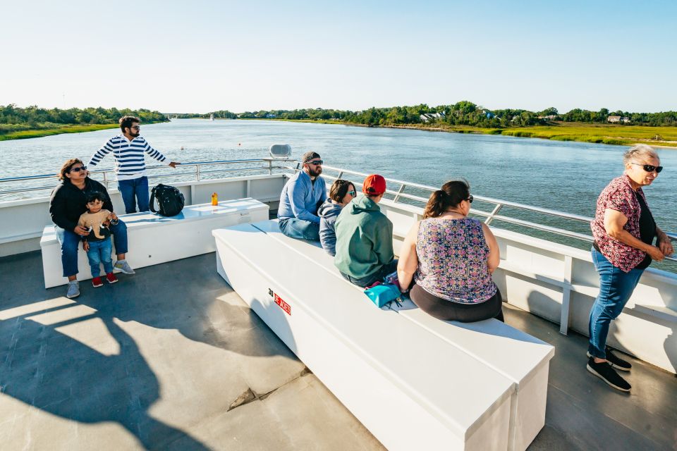 Cape May: Cape May Island Sunset Cruise & Dolphin Watching - Food and Beverages