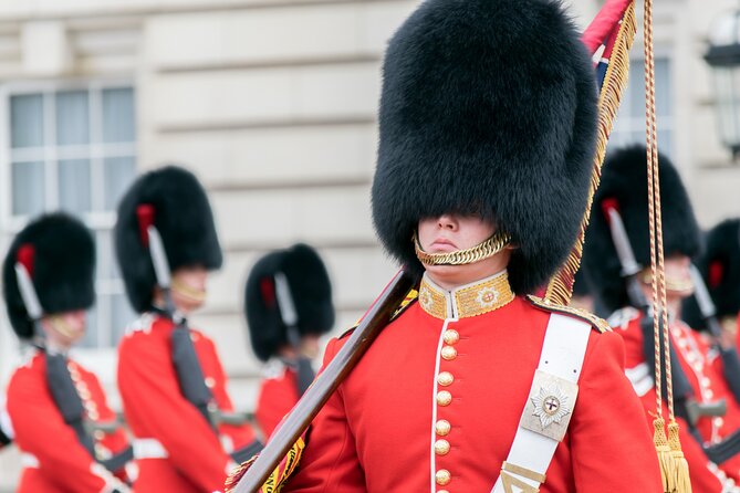 Changing of the Guard Walking Tour Experience - Meeting Point and Arrival Information