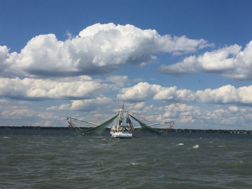 Charleston: Sunset Harbor Cruise - Onboard Amenities