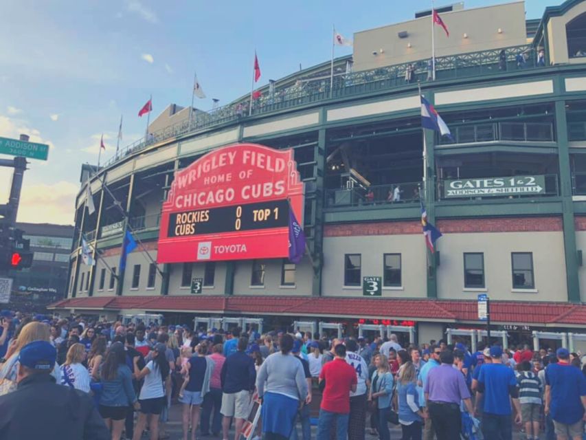 Chicago: Chicago Cubs Baseball Game Ticket at Wrigley Field - Stadium and Seating