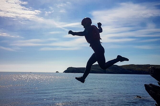 Coasteering (Cliff Jumping, Scrambling, Wild Swimming) on Anglesey - Group Size and Capacity