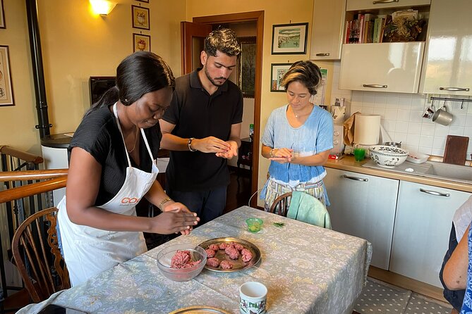 Cooking & Eating With Locals in Their Home Kitchen in Rome - Accessibility and Inclusions