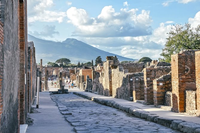 DISCOVERING POMPEII - VIP Tour/Small Group - Health and Accessibility