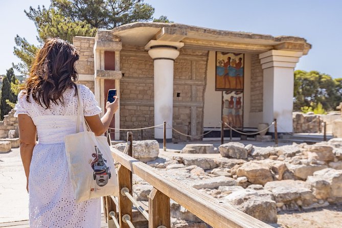 E-Ticket & Audio Tour for Knossos Palace: Unlock Minoan Majesty - Accessibility and Physical Fitness