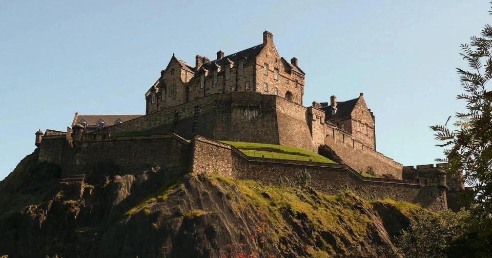 Edinburgh: Self-Guided Murder Mystery Tour by the Castle - Investigative Roles and Duties