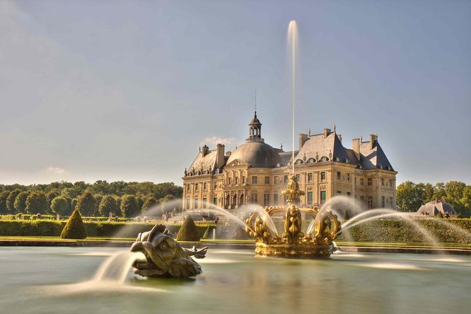 Fontainebleau and Vaux Le Vicomte Chateaux Day Trip From Paris - Audioguides and Guided Tours