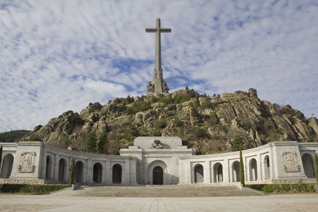 From Madrid: El Escorial, Valley and Toledo Day Trip - Exploring the Valley of the Fallen