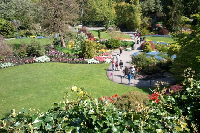 Full Day Best of Vancouver Private City and Gardens Tour - Taking in Chinatown