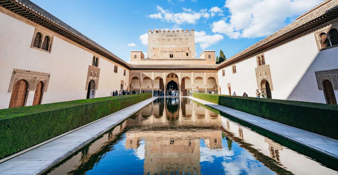 Granada: Alhambra Guided Tour With Nasrid Palaces & Gardens - Included