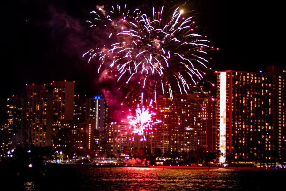 Honolulu: Friday Night Fireworks Cruise With Music - Important Details