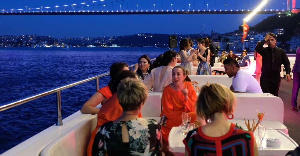 Istanbul: Bosphorus Sunset Cruise With Dinner - Photogenic Landmarks