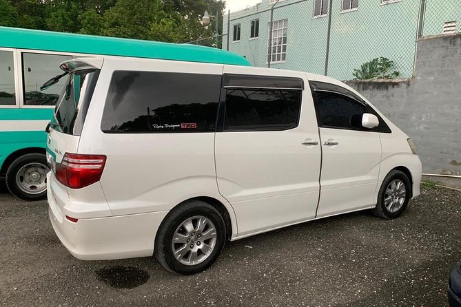 Kingston Round Trip Airport Transfers to Ocho Rios - Included Amenities