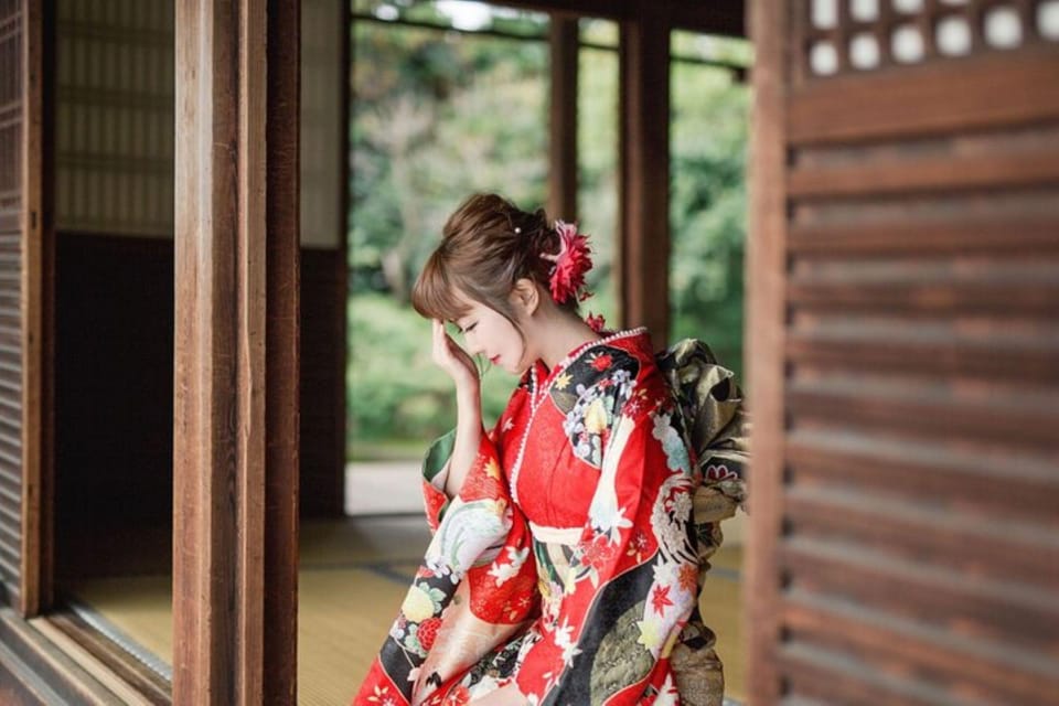 Kyoto Geisha Experience｜Optional Photography Package｜ - Kimono Wearing Experience