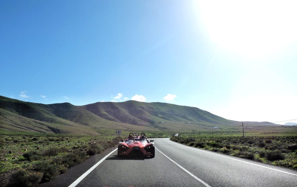 Lanzarote: 3-Hour Guided 3-Wheeled Roadster Tour - Roadster Features