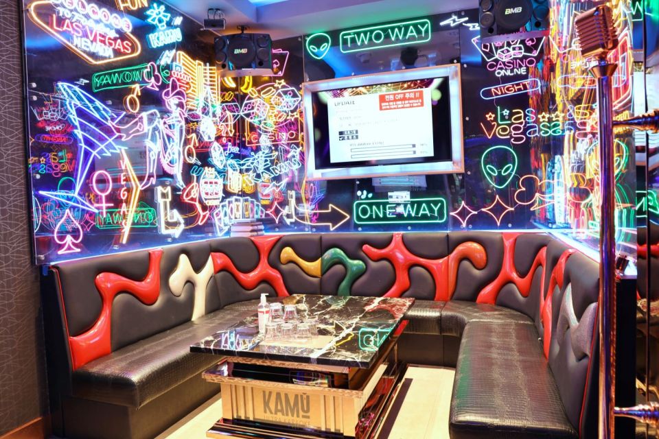 Las Vegas: KAMU Karaoke Private Suite - Audio and Visual Technology