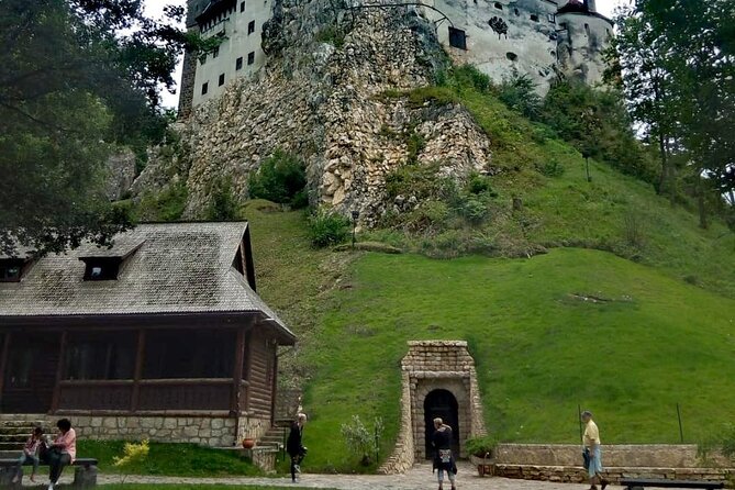 Libearty Bear Sanctuary and Draculas Castle - Day Tour From Bucharest - Bran Castle (Draculas Castle)