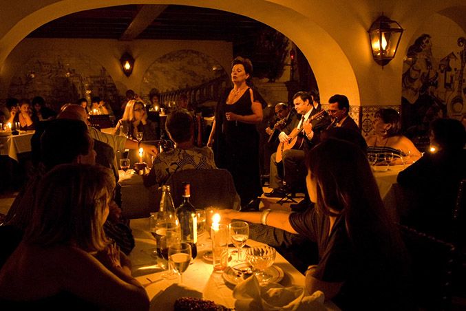 Lisbon: Authentic Fado Show, Dinner and Night Tour - Panoramic Night Tour of the City