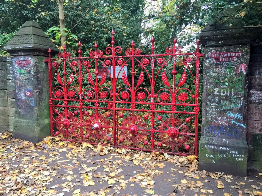 Liverpool: Private Magical Mystery Tour of the Beatles - Live Tour Guide and Language