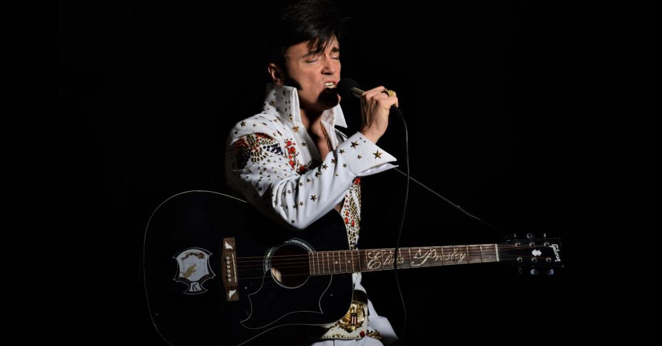 London: Dinner Cruise With Elvis Tribute on the Thames River - Onboard 3-Course Dinner