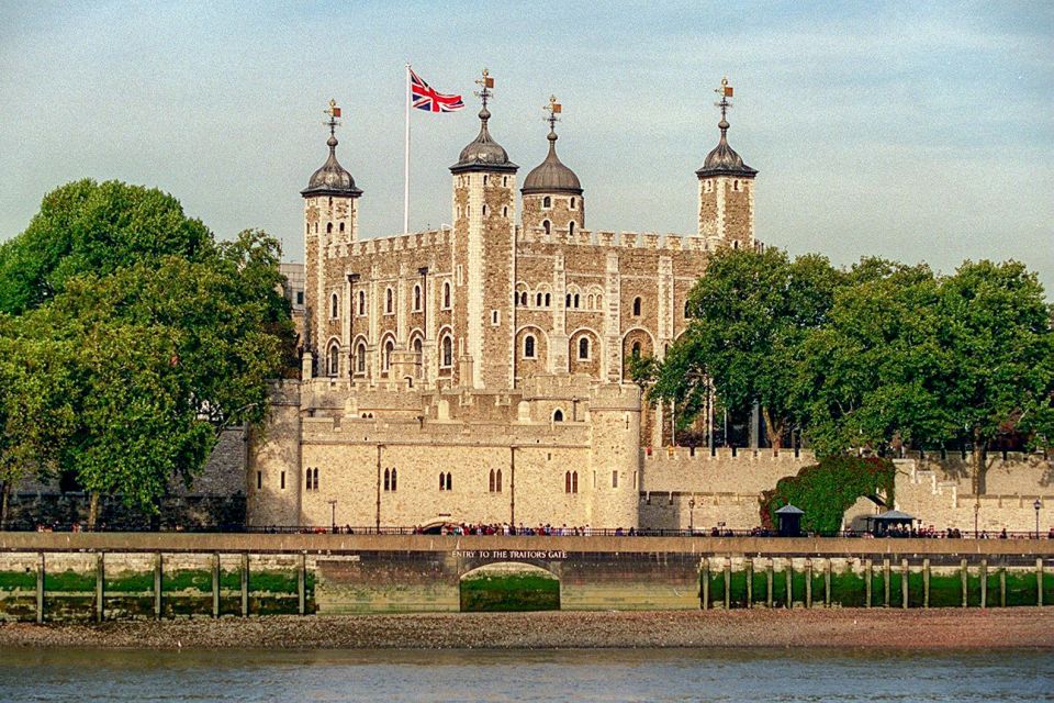 London: Tower of London & Changing of the Guard Experience - The River Thames Boat Cruise