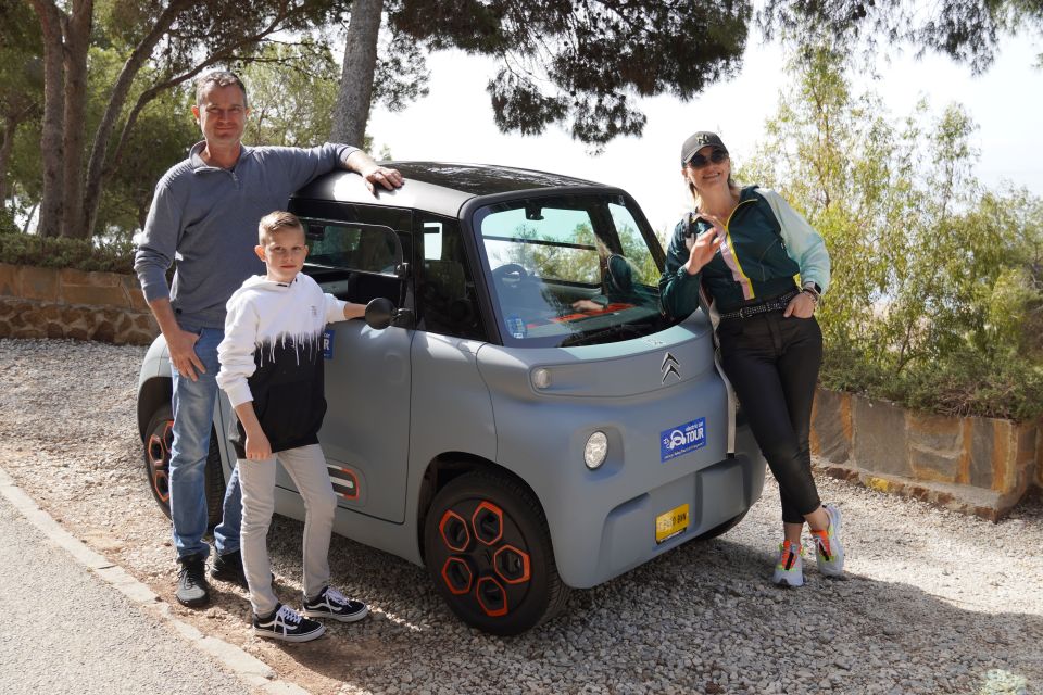 Malaga: Electric Car City Tour and Visit Gibralfaro Castle - Starting and Return Locations