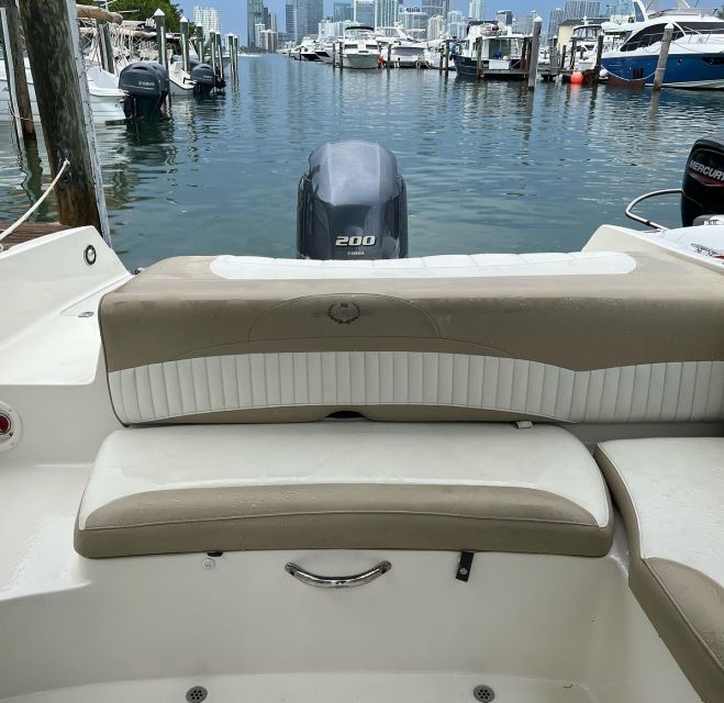 Miami: 24-Foot Private Boat for up to 8 People - Exploring Miami Bay