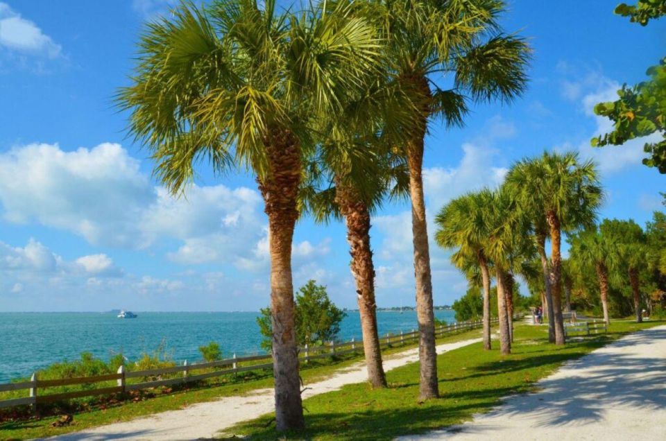 Miami: Visit to the Lighthouse - Key Biscayne - Brickell - Lighthouse Ascent