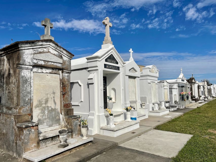 New Orleans: St. Louis Cemetery #3 Guided Walking Tour - Architectural Highlights